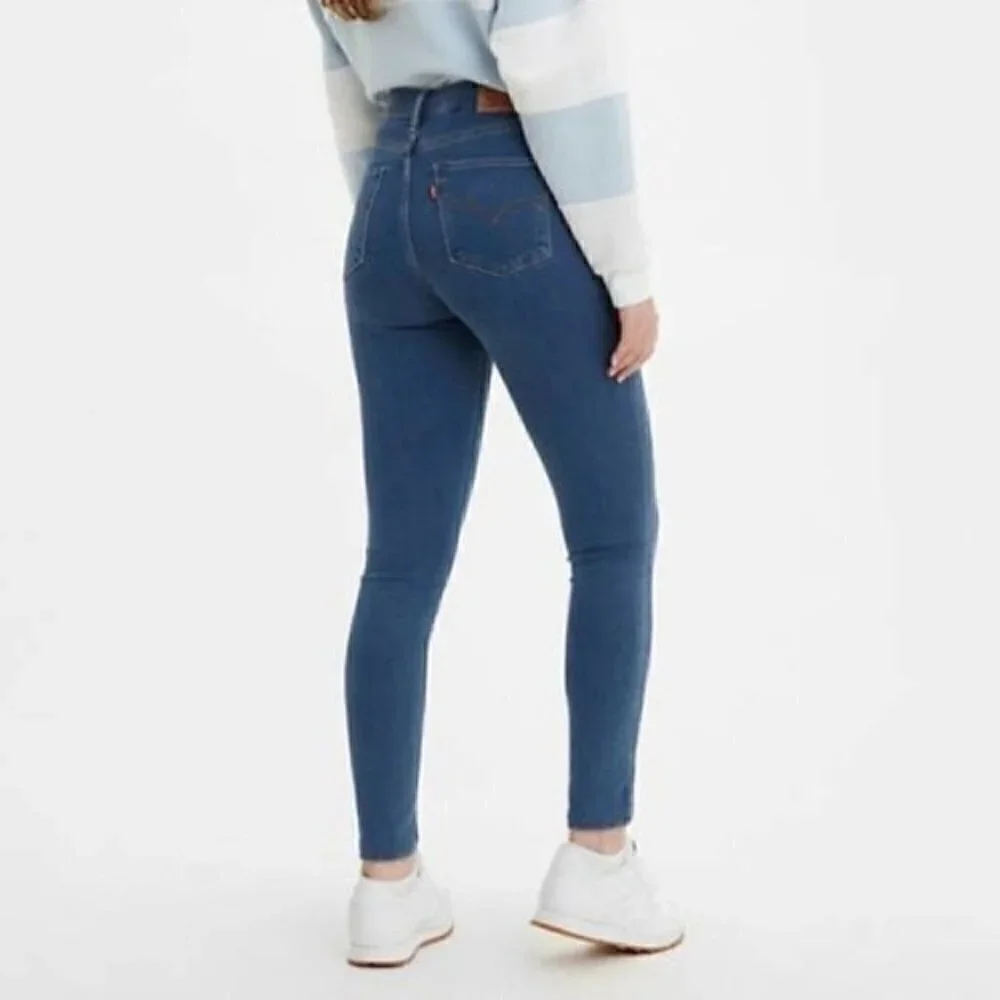 NWT Levis 720 Medium Blue Wash High Rise Skinny Jeans Size 27